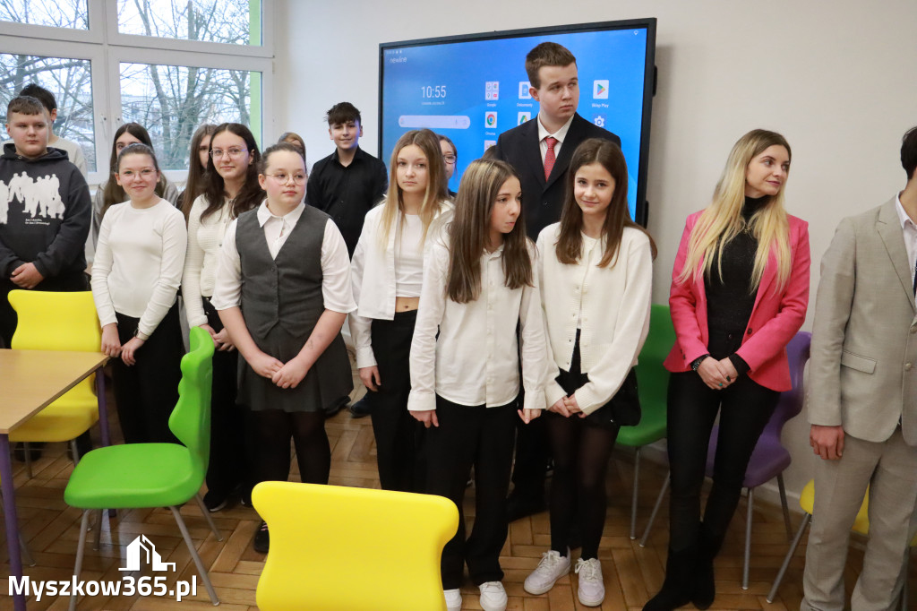 Fotorelacja: Uroczyste otwarcie windy oraz świetlicy szkolnej w SP3 Myszków