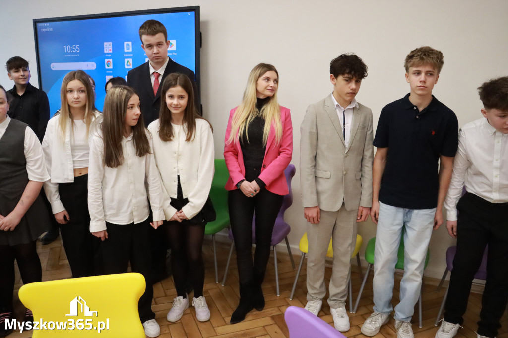 Fotorelacja: Uroczyste otwarcie windy oraz świetlicy szkolnej w SP3 Myszków