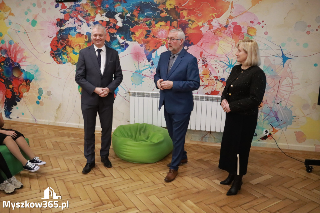 Fotorelacja: Uroczyste otwarcie windy oraz świetlicy szkolnej w SP3 Myszków