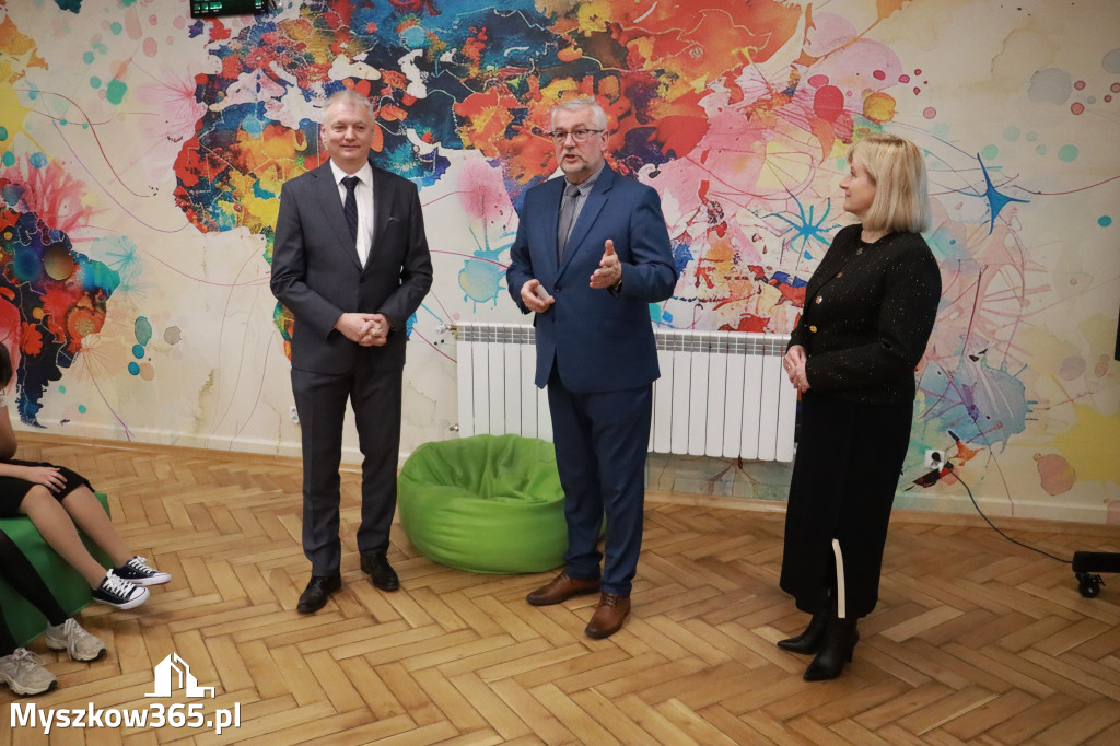 Fotorelacja: Uroczyste otwarcie windy oraz świetlicy szkolnej w SP3 Myszków
