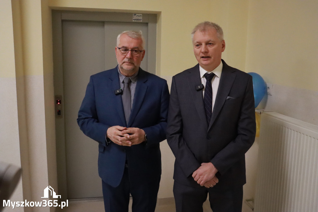 Fotorelacja: Uroczyste otwarcie windy oraz świetlicy szkolnej w SP3 Myszków