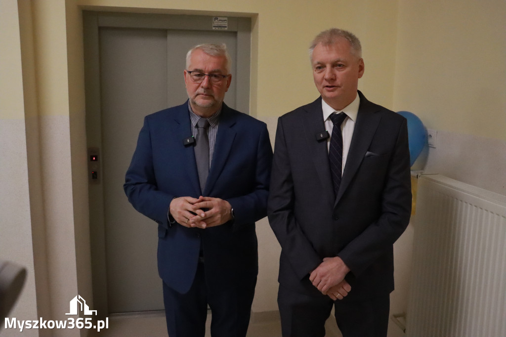 Fotorelacja: Uroczyste otwarcie windy oraz świetlicy szkolnej w SP3 Myszków