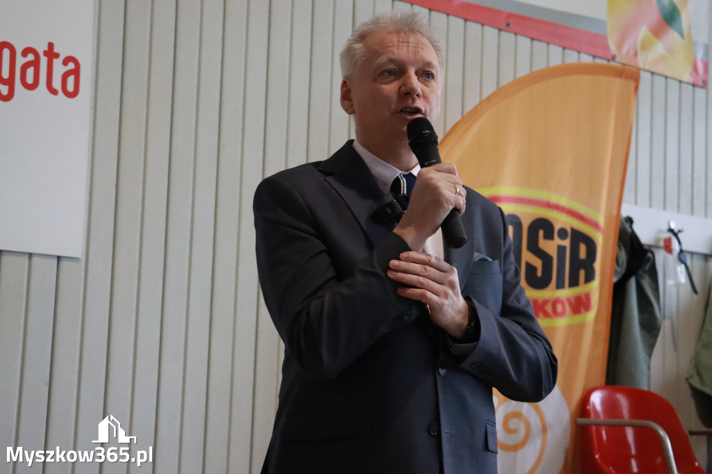 Fotorelacja: Zawody Pływackie i nowy Defibrylator AED w MOSiR Myszków