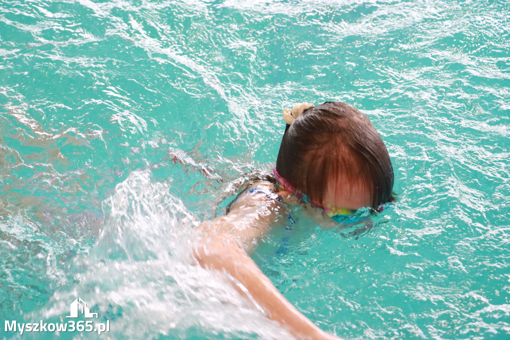 Fotorelacja: Zawody Pływackie i nowy Defibrylator AED w MOSiR Myszków