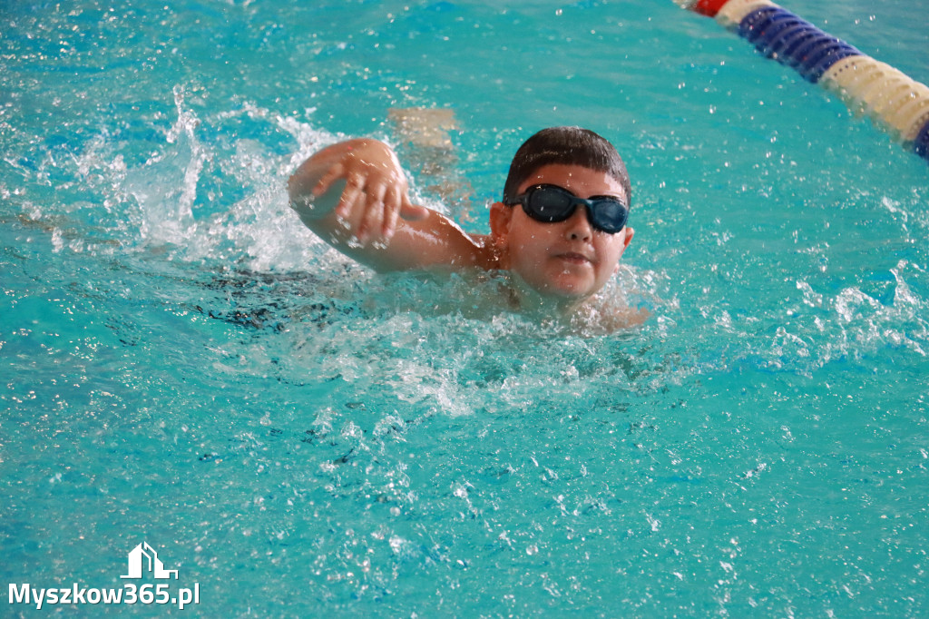 Fotorelacja: Zawody Pływackie i nowy Defibrylator AED w MOSiR Myszków