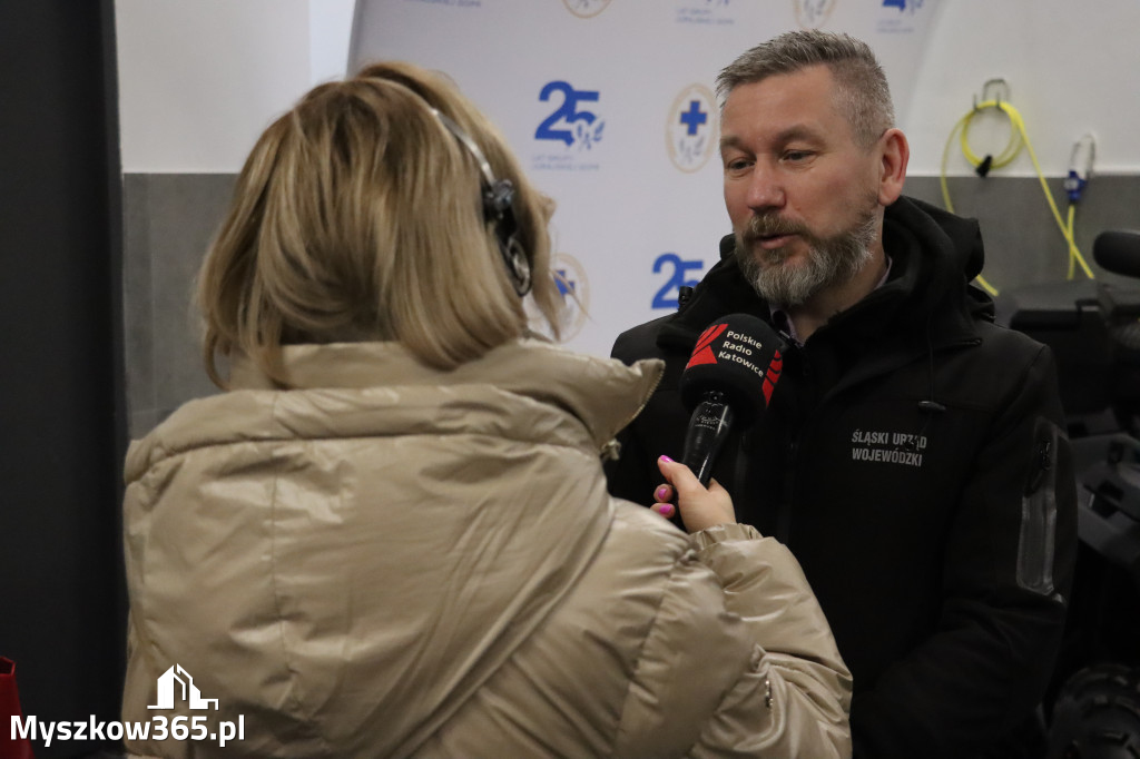 Fotorelacja: Przekazanie sprzętu dla Grupy Jurajskiej GOPR w Podlesicach gmina Kroczyce