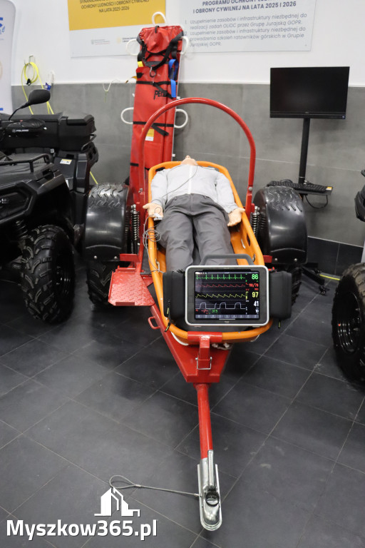 Fotorelacja: Przekazanie sprzętu dla Grupy Jurajskiej GOPR w Podlesicach gmina Kroczyce