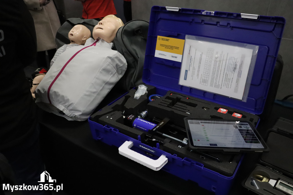 Fotorelacja: Przekazanie sprzętu dla Grupy Jurajskiej GOPR w Podlesicach gmina Kroczyce