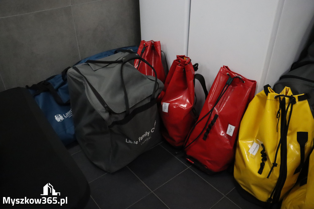Fotorelacja: Przekazanie sprzętu dla Grupy Jurajskiej GOPR w Podlesicach gmina Kroczyce