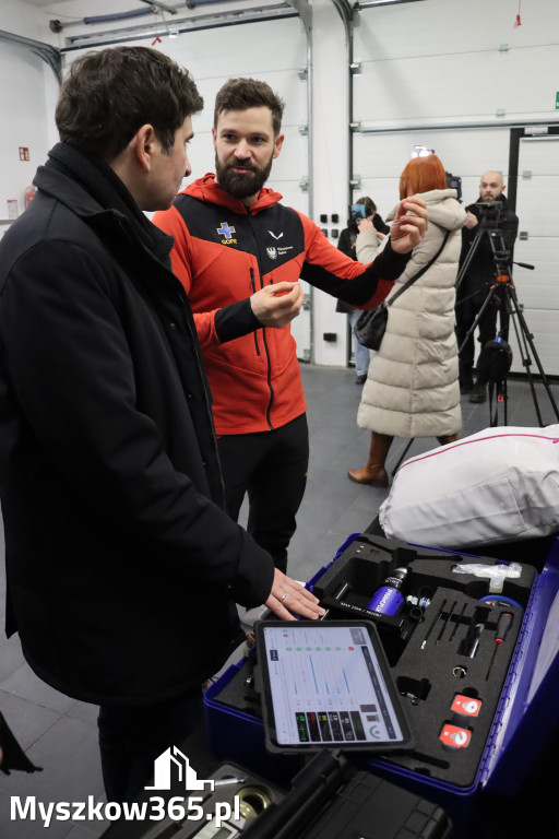 Fotorelacja: Przekazanie sprzętu dla Grupy Jurajskiej GOPR w Podlesicach gmina Kroczyce