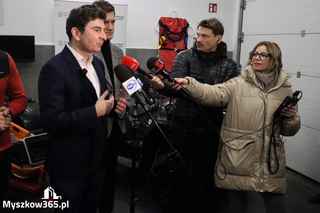 Fotorelacja: Przekazanie sprzętu dla Grupy Jurajskiej GOPR w Podlesicach gmina Kroczyce