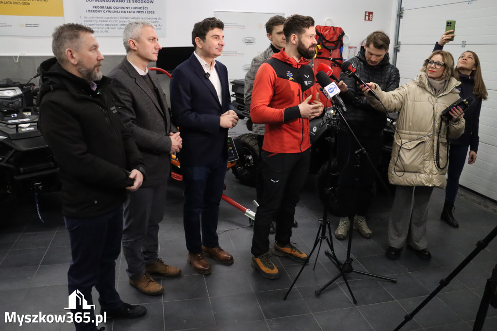 Fotorelacja: Przekazanie sprzętu dla Grupy Jurajskiej GOPR w Podlesicach gmina Kroczyce