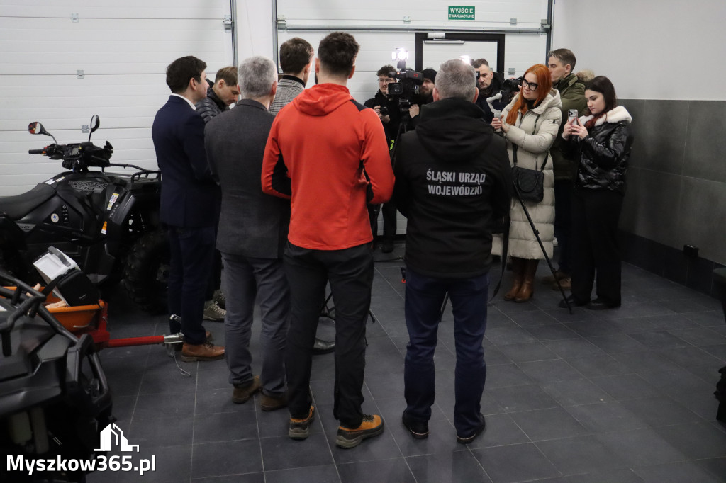 Fotorelacja: Przekazanie sprzętu dla Grupy Jurajskiej GOPR w Podlesicach gmina Kroczyce