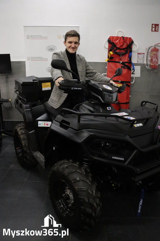 Fotorelacja: Przekazanie sprzętu dla Grupy Jurajskiej GOPR w Podlesicach gmina Kroczyce