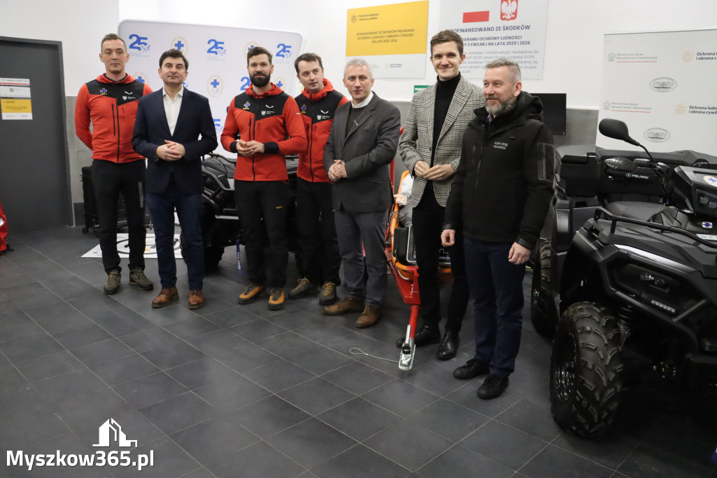 Fotorelacja: Przekazanie sprzętu dla Grupy Jurajskiej GOPR w Podlesicach gmina Kroczyce