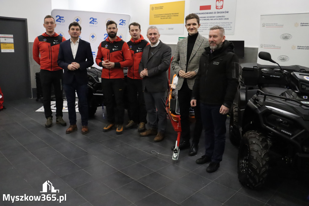 Fotorelacja: Przekazanie sprzętu dla Grupy Jurajskiej GOPR w Podlesicach gmina Kroczyce