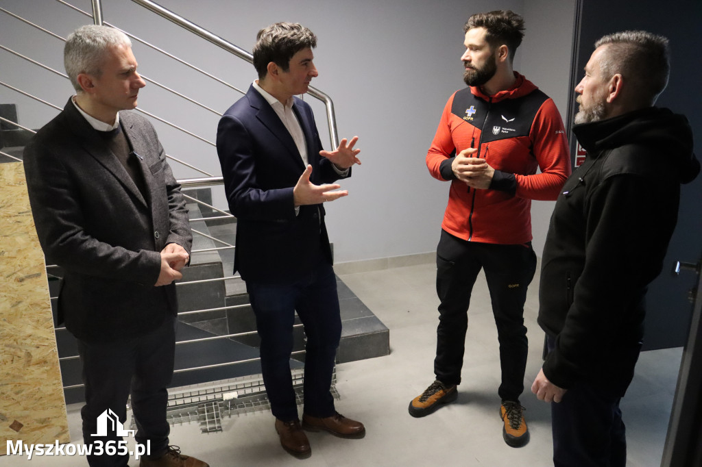 Fotorelacja: Przekazanie sprzętu dla Grupy Jurajskiej GOPR w Podlesicach gmina Kroczyce