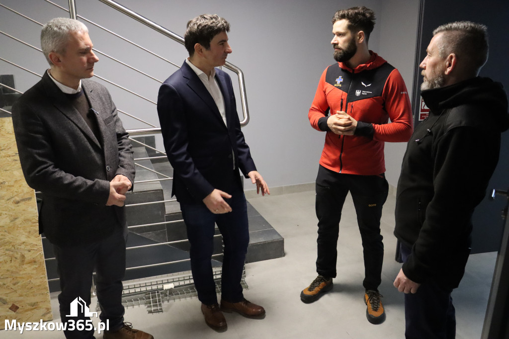 Fotorelacja: Przekazanie sprzętu dla Grupy Jurajskiej GOPR w Podlesicach gmina Kroczyce