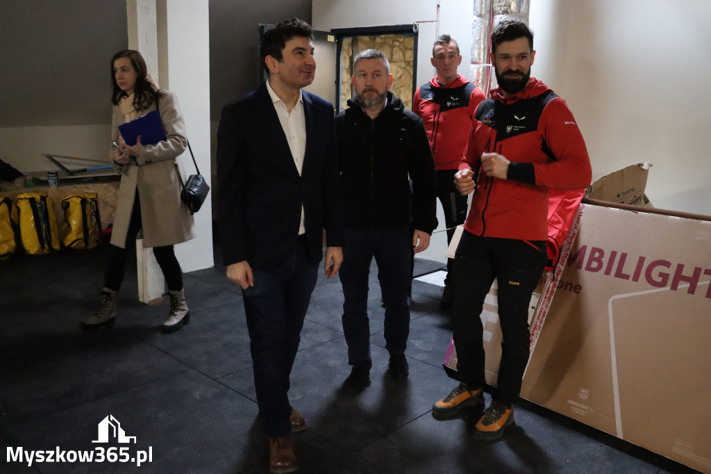 Fotorelacja: Przekazanie sprzętu dla Grupy Jurajskiej GOPR w Podlesicach gmina Kroczyce