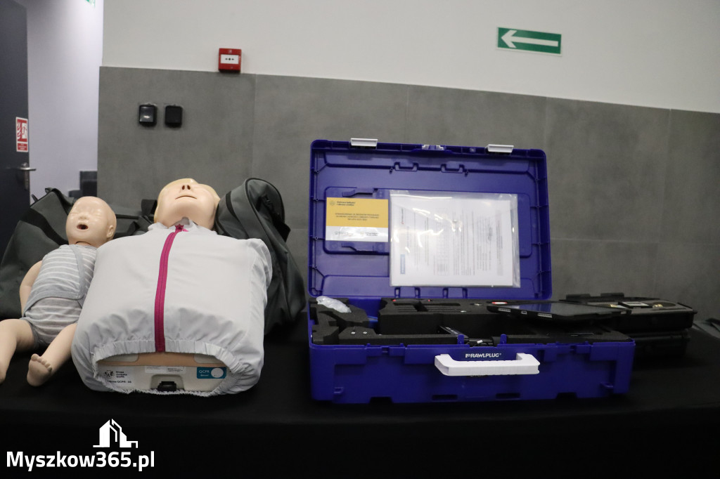 Fotorelacja: Przekazanie sprzętu dla Grupy Jurajskiej GOPR w Podlesicach gmina Kroczyce