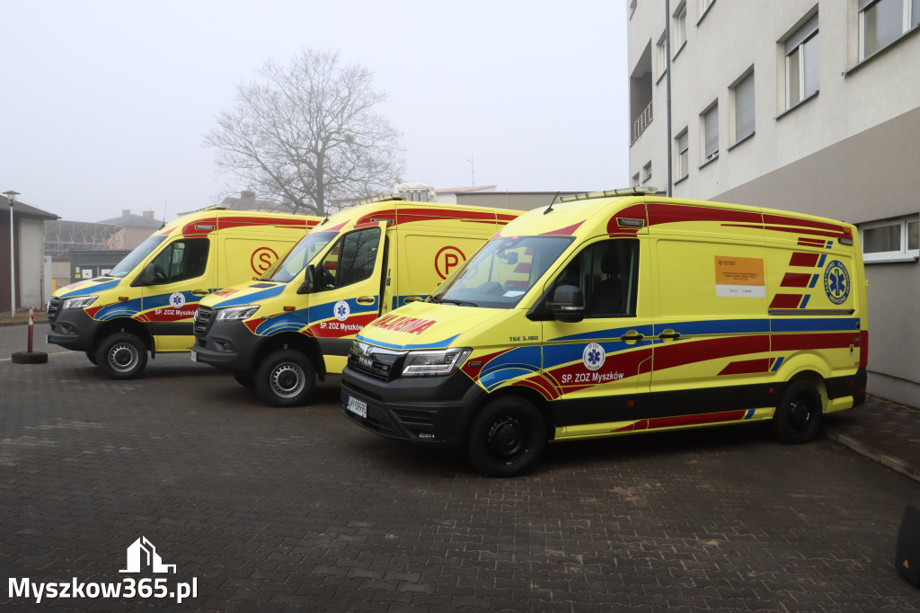 Fotorelacja: Briefing prasowy - zakup trzech ambulansów dla SPZOZ w Myszkowie