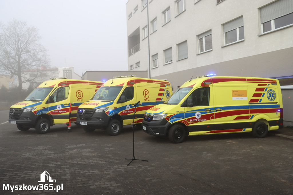 Fotorelacja: Briefing prasowy - zakup trzech ambulansów dla SPZOZ w Myszkowie