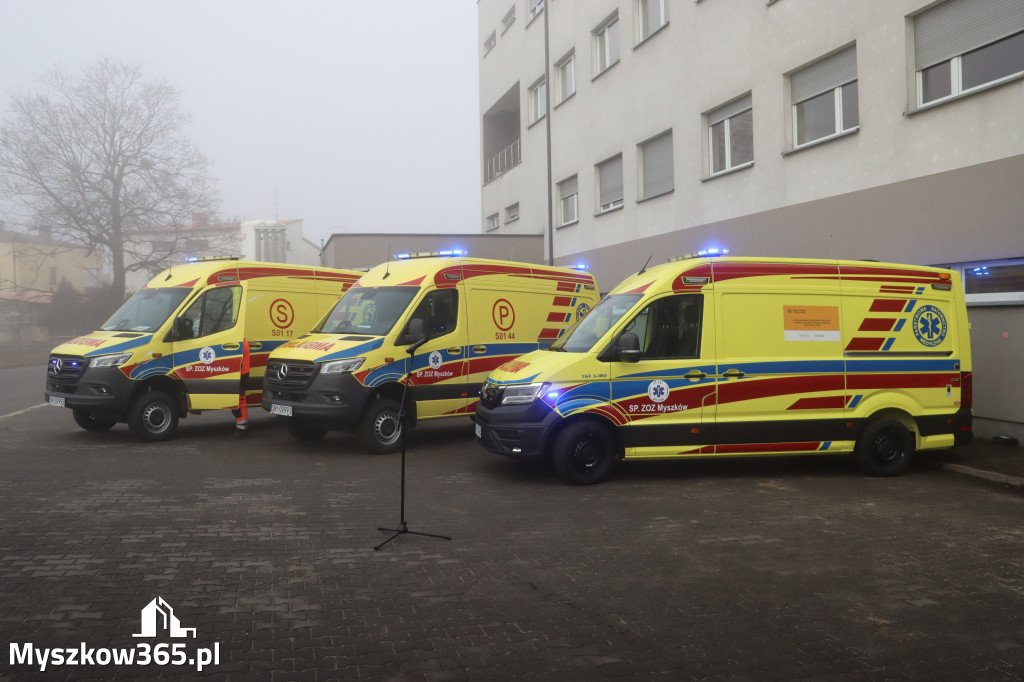 Fotorelacja: Briefing prasowy - zakup trzech ambulansów dla SPZOZ w Myszkowie
