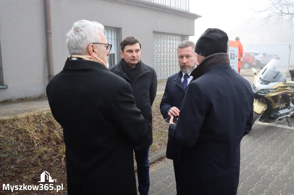 Fotorelacja: Briefing prasowy - zakup trzech ambulansów dla SPZOZ w Myszkowie