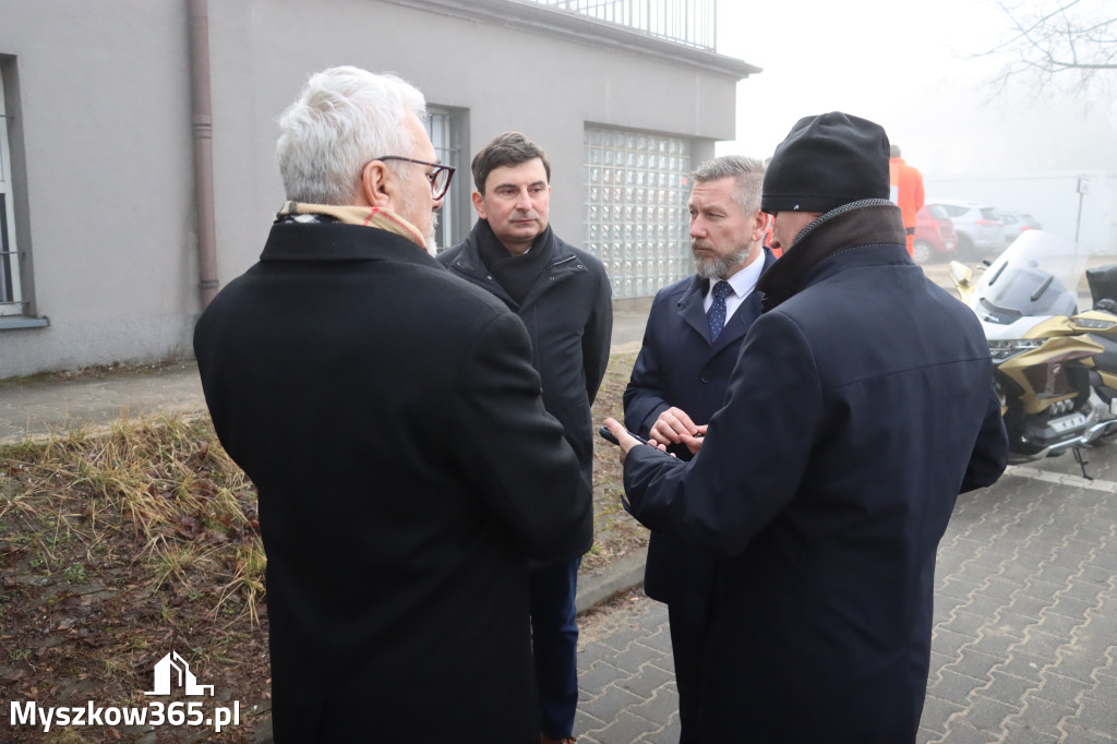 Fotorelacja: Briefing prasowy - zakup trzech ambulansów dla SPZOZ w Myszkowie