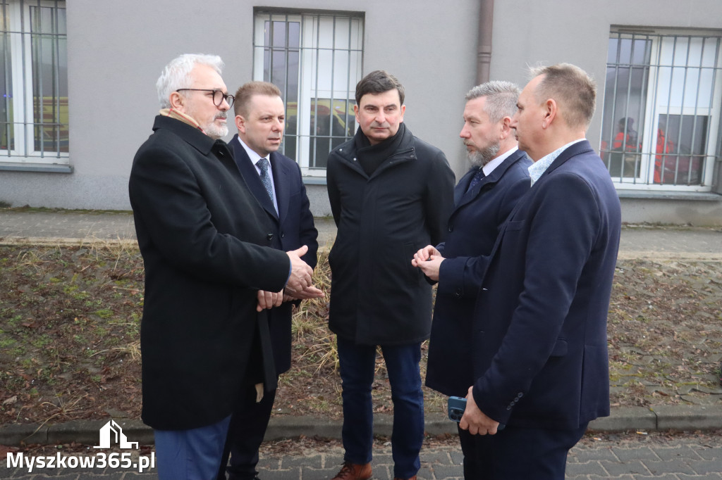 Fotorelacja: Briefing prasowy - zakup trzech ambulansów dla SPZOZ w Myszkowie
