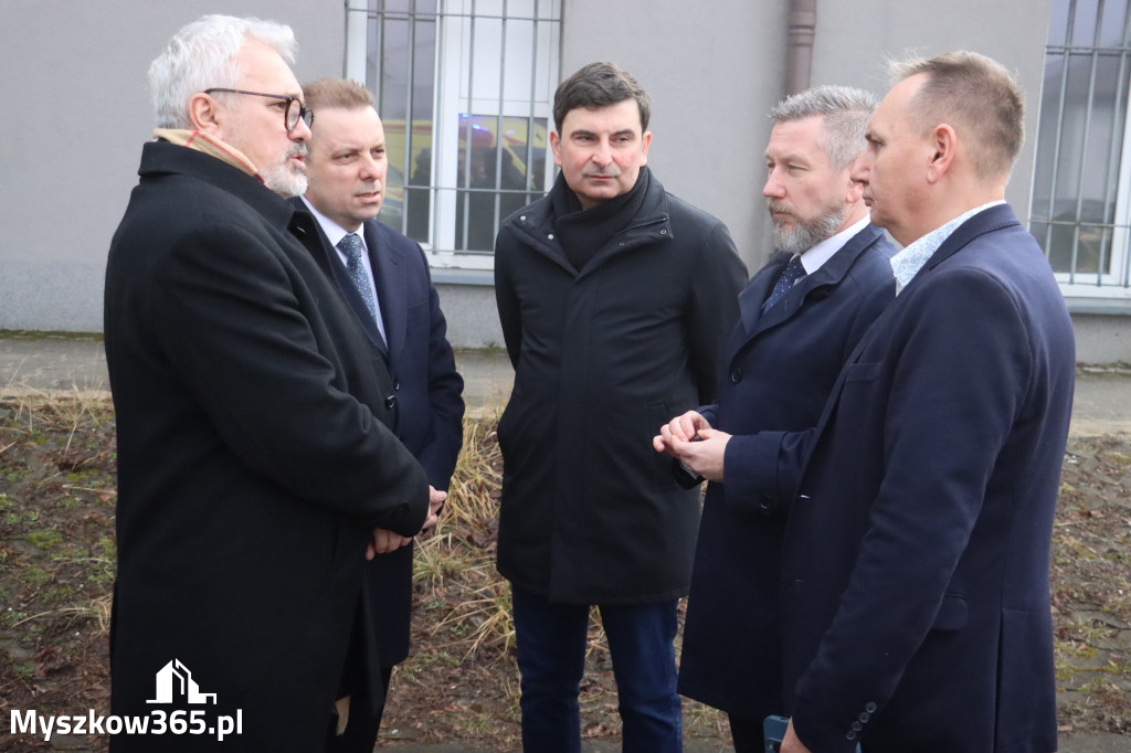 Fotorelacja: Briefing prasowy - zakup trzech ambulansów dla SPZOZ w Myszkowie