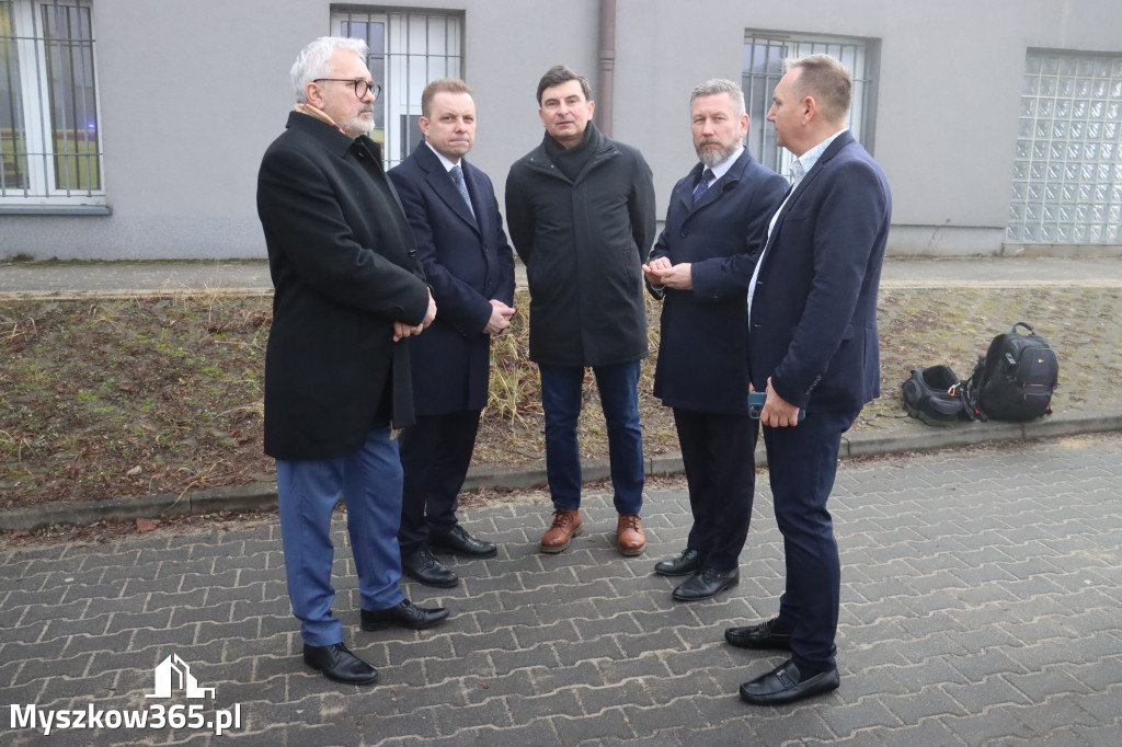 Fotorelacja: Briefing prasowy - zakup trzech ambulansów dla SPZOZ w Myszkowie