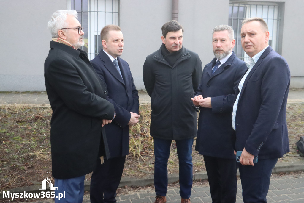 Fotorelacja: Briefing prasowy - zakup trzech ambulansów dla SPZOZ w Myszkowie