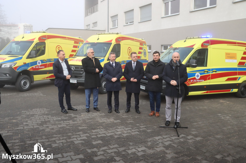 Fotorelacja: Briefing prasowy - zakup trzech ambulansów dla SPZOZ w Myszkowie