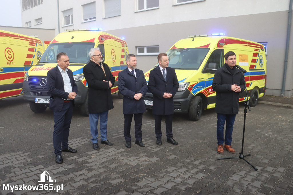 Fotorelacja: Briefing prasowy - zakup trzech ambulansów dla SPZOZ w Myszkowie