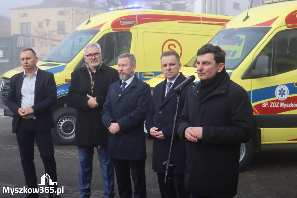 Fotorelacja: Briefing prasowy - zakup trzech ambulansów dla SPZOZ w Myszkowie