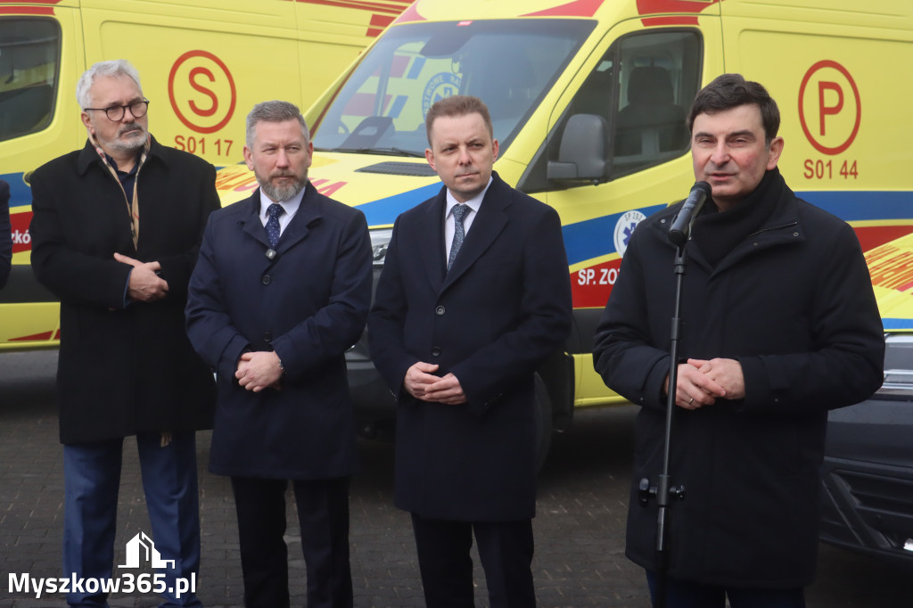 Fotorelacja: Briefing prasowy - zakup trzech ambulansów dla SPZOZ w Myszkowie