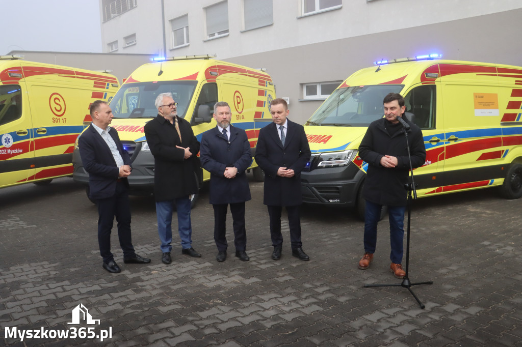 Fotorelacja: Briefing prasowy - zakup trzech ambulansów dla SPZOZ w Myszkowie