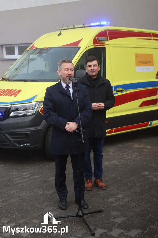 Fotorelacja: Briefing prasowy - zakup trzech ambulansów dla SPZOZ w Myszkowie