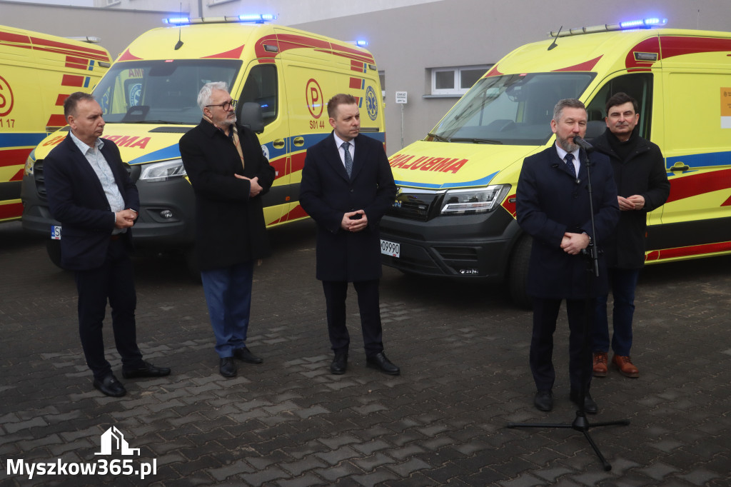Fotorelacja: Briefing prasowy - zakup trzech ambulansów dla SPZOZ w Myszkowie