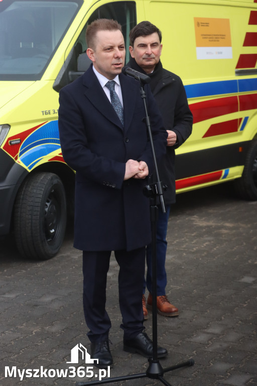 Fotorelacja: Briefing prasowy - zakup trzech ambulansów dla SPZOZ w Myszkowie