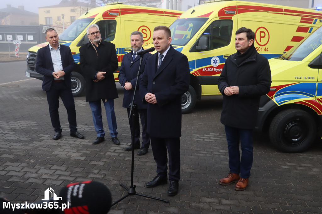 Fotorelacja: Briefing prasowy - zakup trzech ambulansów dla SPZOZ w Myszkowie