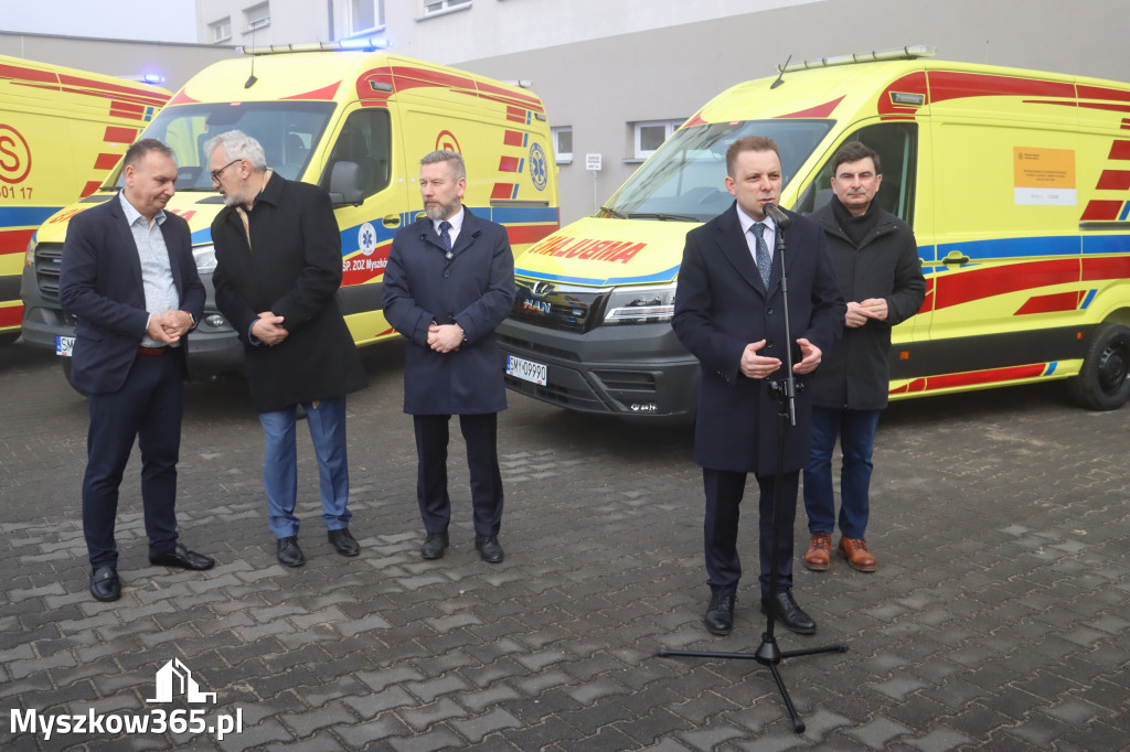 Fotorelacja: Briefing prasowy - zakup trzech ambulansów dla SPZOZ w Myszkowie