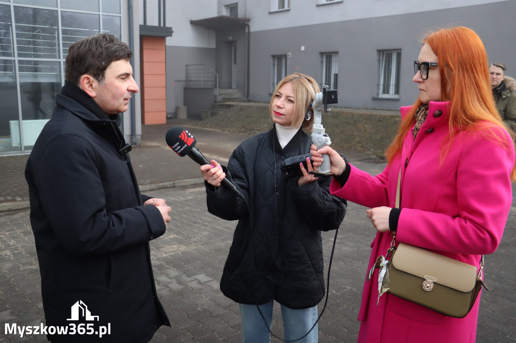Fotorelacja: Briefing prasowy - zakup trzech ambulansów dla SPZOZ w Myszkowie