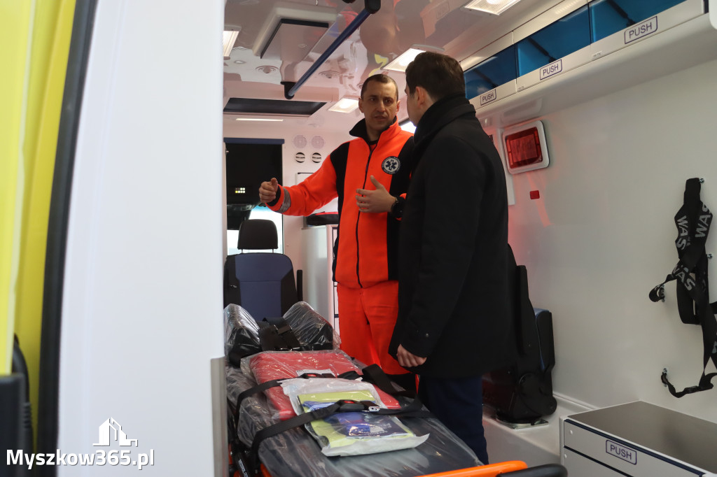Fotorelacja: Briefing prasowy - zakup trzech ambulansów dla SPZOZ w Myszkowie