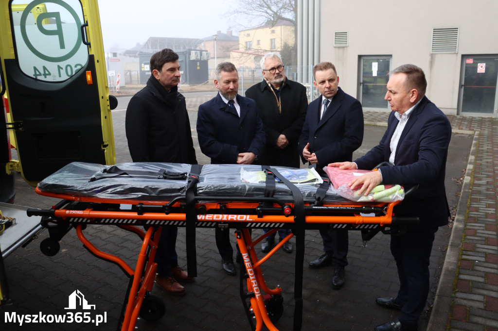 Fotorelacja: Briefing prasowy - zakup trzech ambulansów dla SPZOZ w Myszkowie