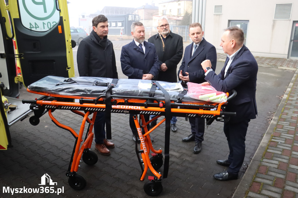 Fotorelacja: Briefing prasowy - zakup trzech ambulansów dla SPZOZ w Myszkowie