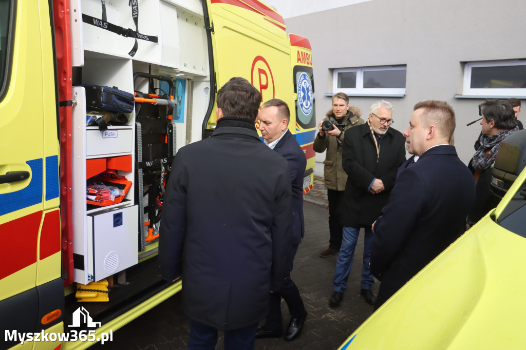 Fotorelacja: Briefing prasowy - zakup trzech ambulansów dla SPZOZ w Myszkowie