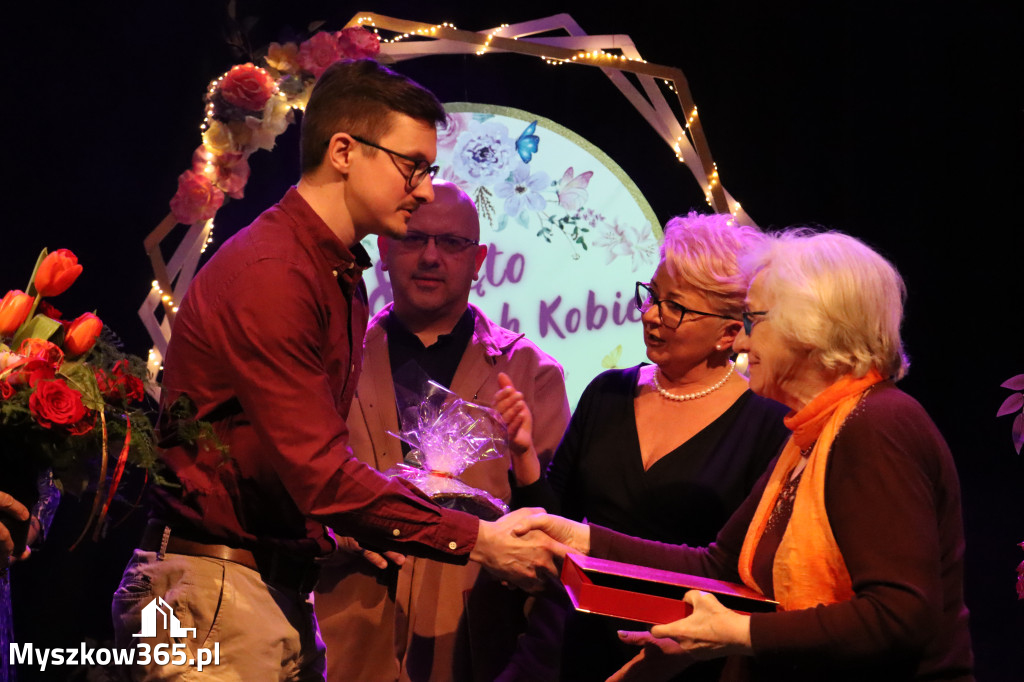 Fotorelacja: Święto Wyjątkowych Kobiet w Poraju