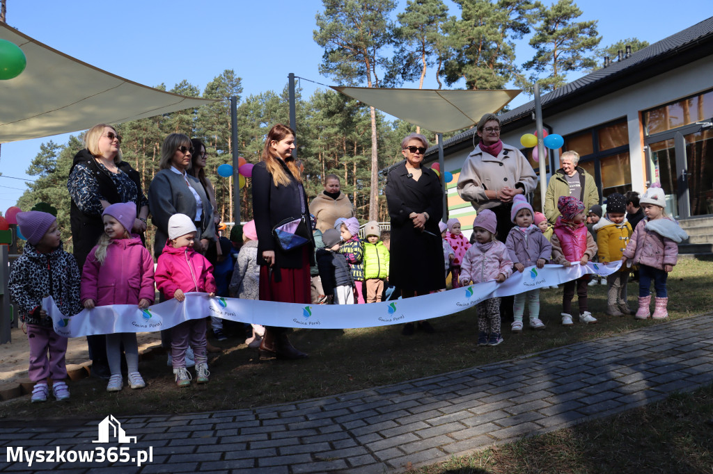 Fotorelacja: Nowe place zabaw przy Żłobkach Gminnych w Poraju i Żarkach-Letnisku